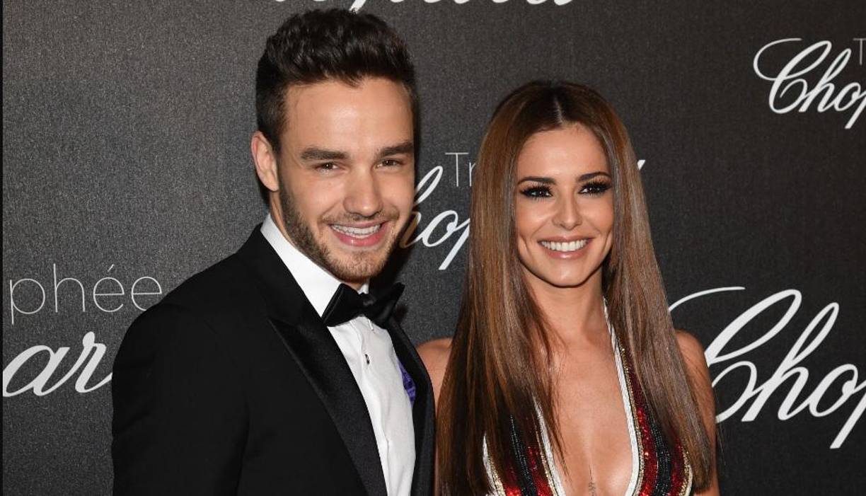 “Liam es un gran padre. Es mucho más suave que yo”, compartió durante una entrevista con The Telegraph. También describió cómo Bear, ahora de siete años de edad, le gustaba tener a su padre alrededor de su dedo meñique, mientras ella asumía el papel más estricto de paternidad.