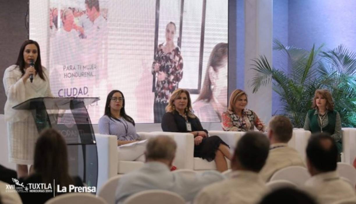 Facilitación Comercial y Tratados: Buenas Prácticas y Lecciones Aprendidas fue el tema de uno de los cinco paneles del I Encuentro Empresarial Mesoamericano, en el marco de la XVII Cumbre del Mecanismo de Diálogo y Concertación de Tuxtla.