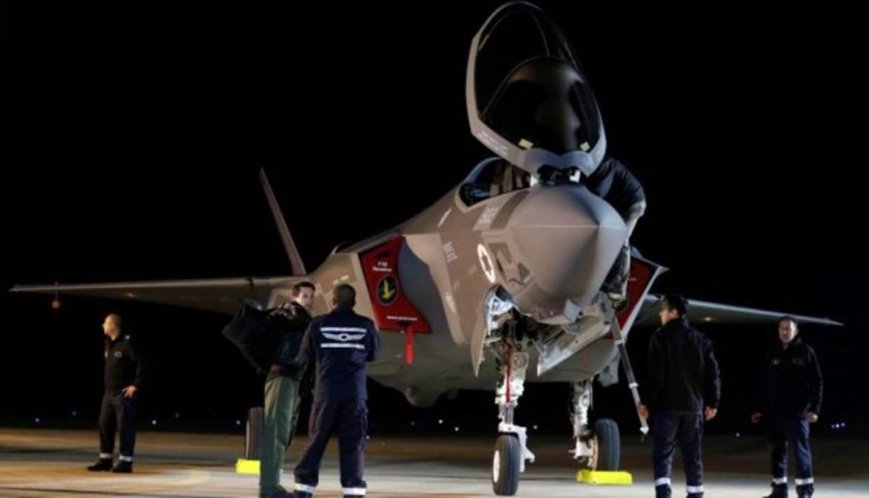 Los 'Adir' ('poderosos'), nombre de los F-35 en hebreo, 'están operativos y toman parte en misiones de combate', declaró el general Amikam Norkin durante una conferencia en Herzliya. <br/><br/>'Hicimos el primer ataque en el mundo desde un F-35', añadió.