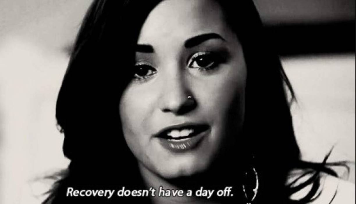 Las drogas, el alcohol, los desórdenes alimenticios o algún trastornos, han hecho que estas celebridades tengan que cancelar o posponer compromisos laborales y separarse de su familia por tiempo indefinido.<br/><br/>Aquí se muestran los casos de estrellas que han vuelto a terapia en lo que va del año.