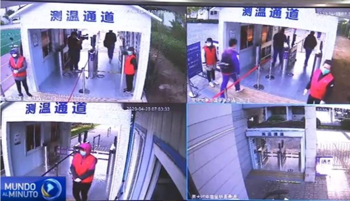 Con la ayuda de dispositivos de movimientos pueden comprobar la temperatura de los alumnos más fácilmente.