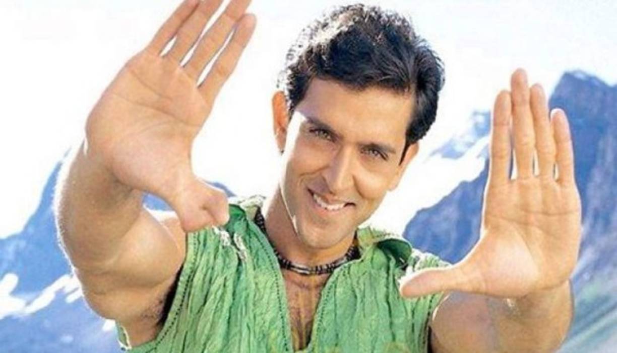 <br/>Hrithik Roshan<br/>El actor de moda de Bollywood Hrithik Roshan, lleva dos pulgares en la mano derecha. El pulgar adicional es una pequeña extensión que se curva hacia adentro, hacia el pulgar principal.