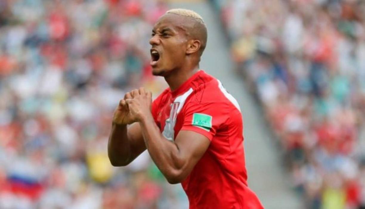 El peruano André Carrillo se iría al Everton de Inglaterra.