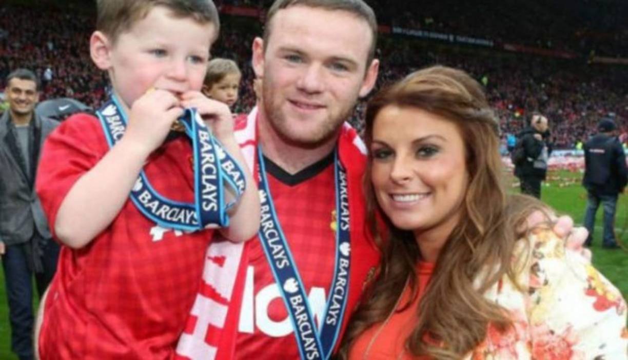La ex dama de compañía le va a generar problemas a Rooney, un hombre de familia.