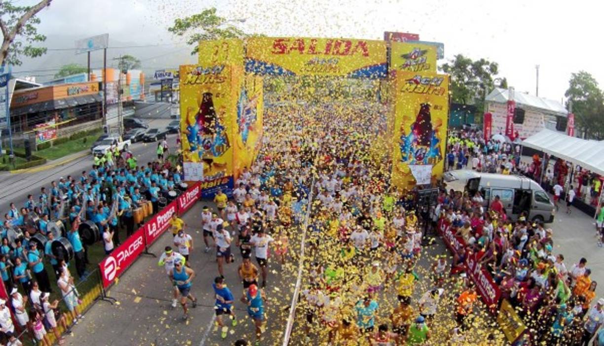 Momentos en que daba inicio la competencia.