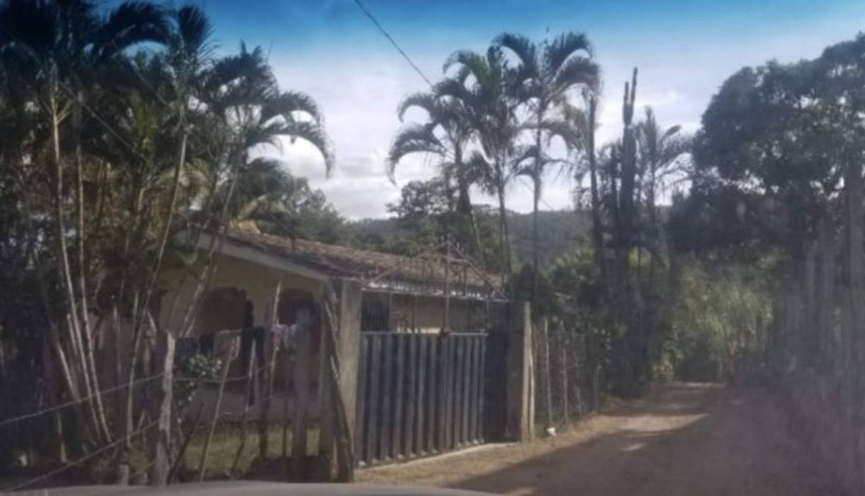 Vivienda y un lote en la aldea Las Flores, municipio de Teupasenti, departamento de El Paraíso de Wilmer Gerardo Rodríguez López.