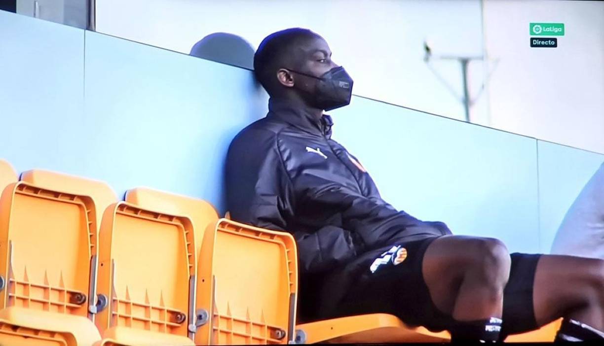 El jugador Diakhaby no salió al campo y se quedó en la grada en esa ocasión tras ser víctima de racismo.