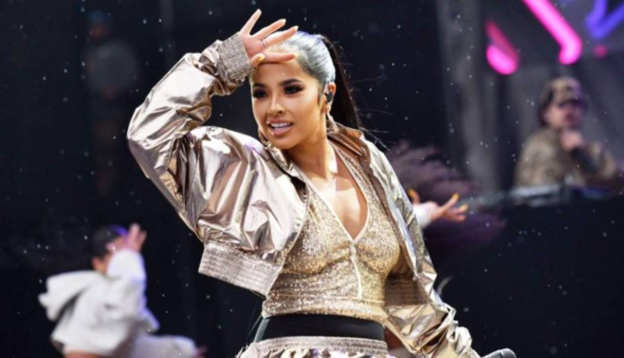 Becky G, nacida y criada en Los Ángeles en una familia de origen mexicano, tampoco se alegró por la victoria de Trump: 'Él no nos dividirá', dijo durante su toma de posesión al hablar “por todos los que llegaron a EE.UU. en busca de una vida mejor”.