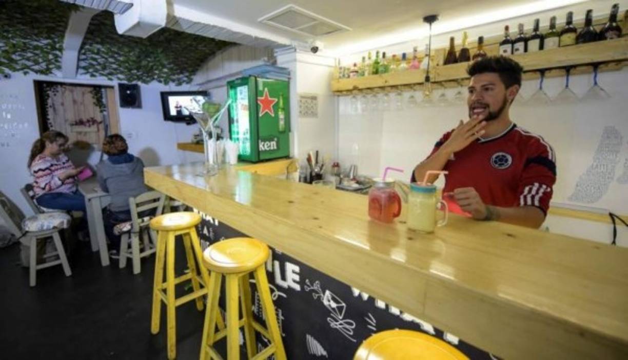Situado en el corazón del tradicional barrio bogotano de Chapinero, este sitio coexiste con bares gais, de heavy metal o reggae. (Foto:AFP)