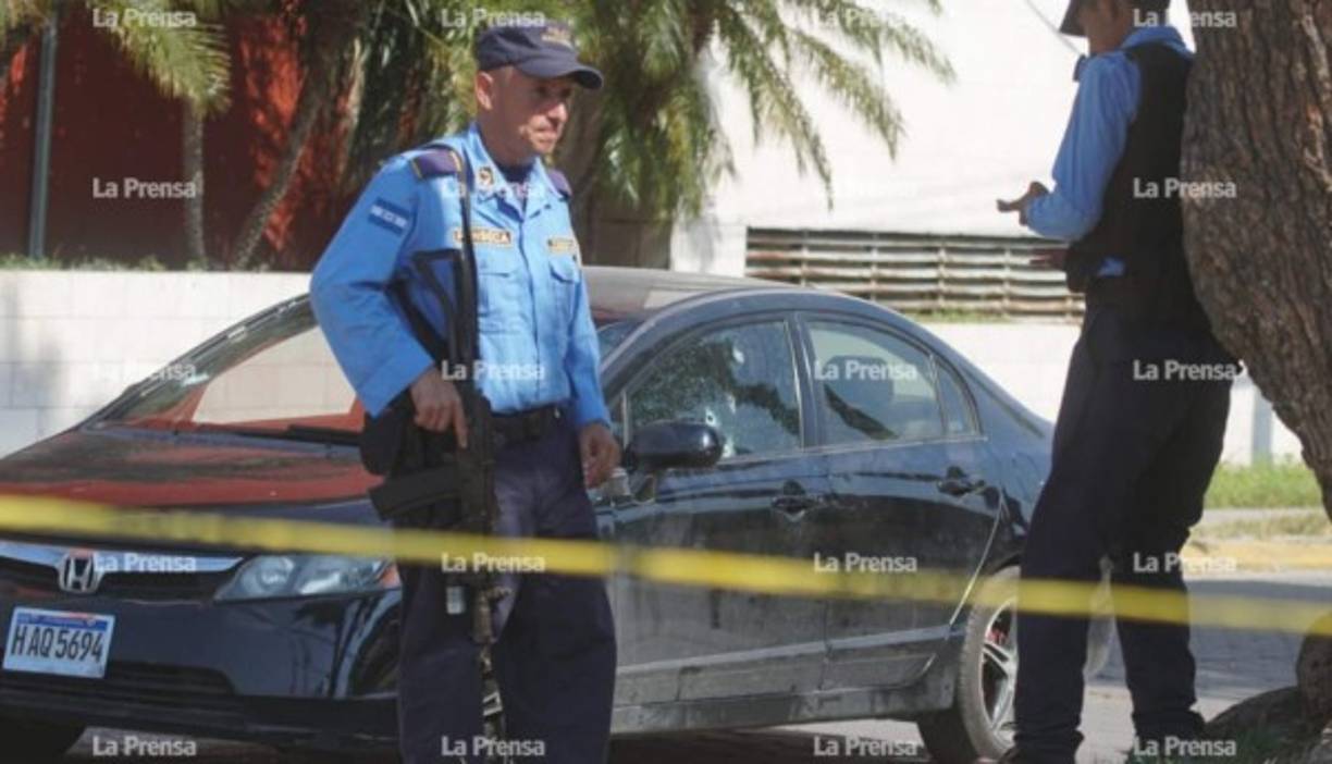 El crimen contra el joven Ariel Mejía Paz ocurrió a eso de las 2:00 de la madrugada de este domingo, en la calle que sale de la colonia Jardines del Valle hacia el bulevar Micheletti.