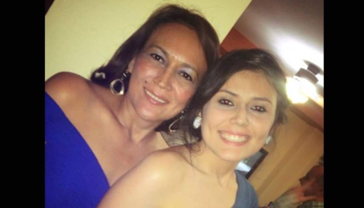 Keren recibió el tradicional premio My Hero, otorgado por AID FOR AIDS. Se sumó a la membresía, junto a su mamá, Rosa de ICW (Comunidad de Mujeres Viviendo con VIH sida). Y apenas tenía 10 años.