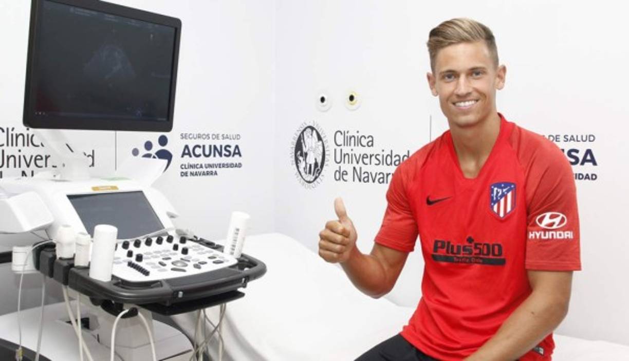 Marcos Llorente ha pasado este viernes el reconocimiento médico en el Atlético de Madrid y ha firmado su contrato por cinco temporadas. 'Lo que quería era venir aquí, es un proyecto ambicioso', ha dicho en sus primeras palabras el exmediocampista del Real Madrid.