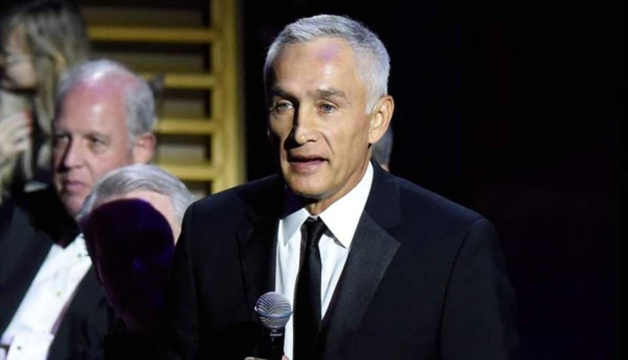 Gobierno de Maduro libera al periodista Jorge Ramos<br/><br/>El gobierno de Nicolás Maduro dejó en libertad al periodista de Univision Jorge Ramos, y a otros cinco periodistas de la misma cadena que estaban retenidos. <br/><br/>Ramos estuvo retenido en el Palacio Miraflores (palacio de gobierno) en Caracas, por un espacio de más de dos horas.