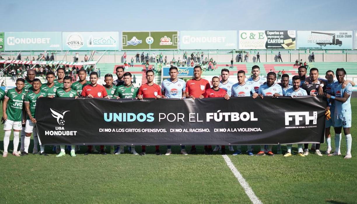 ”Unidos por el fútbol: di no a los gritos ofensivos, di no al racismo y di no a la violencia”: el mensaje de la Liga Nacional de Honduras.