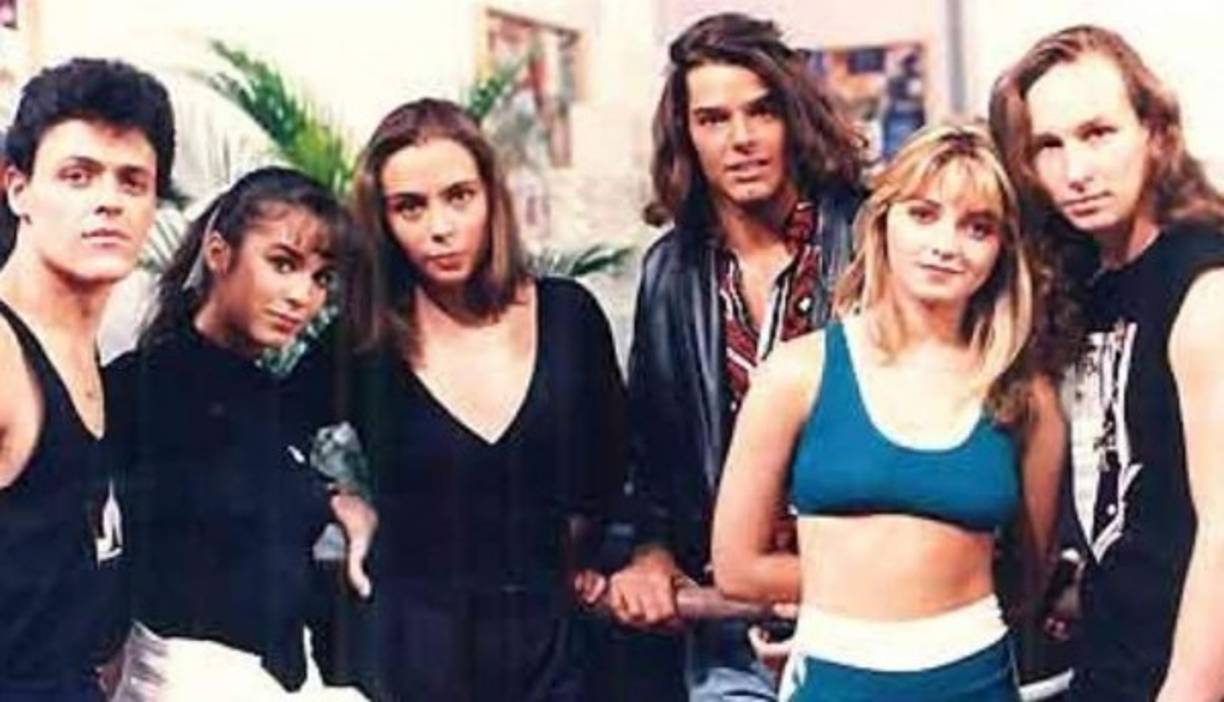En la recordada banda 'Muñecos de papel' participó junto a Ángelica Rivera, Ricky Martin, Sasha Sokol, Erick Rubin y Pedro Fernández. <br/>