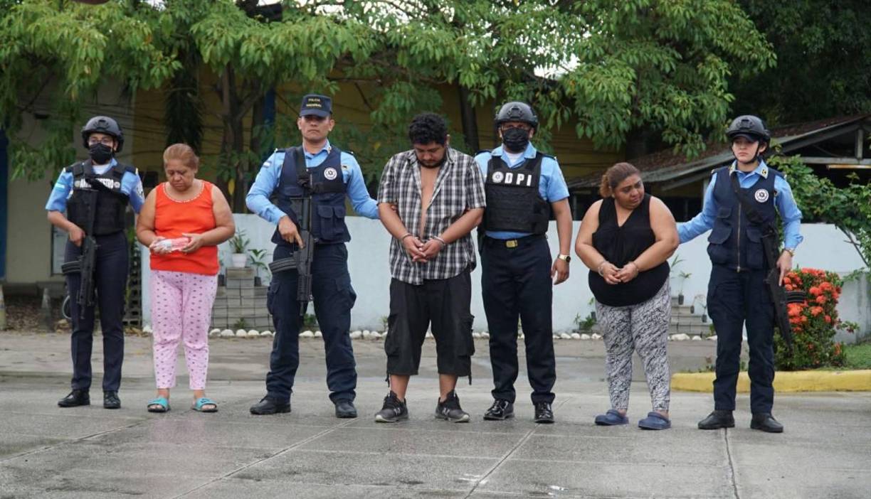 Según las investigaciones, a Pablo Moisés Landaverde lo mataron el día que cobraron el rescate y posteriormente lo enterraron en los bordos de la colonia Bográn, contiguo al segundo anillo periférico de San Pedro Sula.