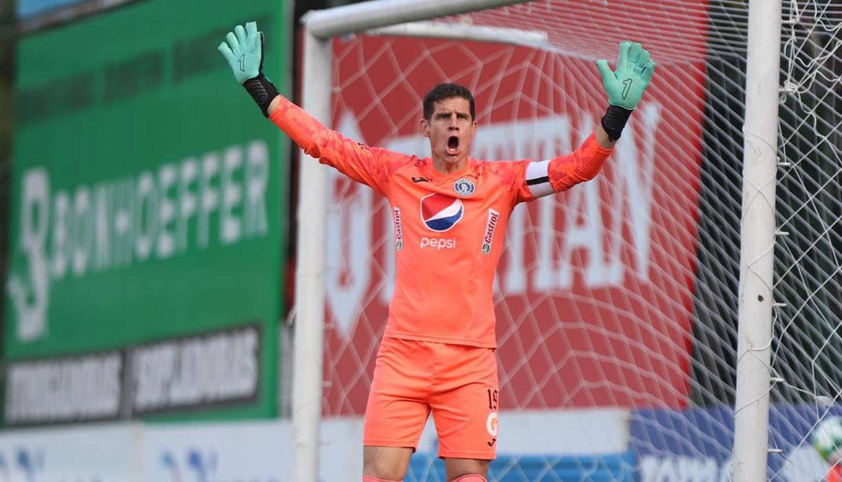 Jonathan Rougier una vez más fue figura en el Motagua bajo los tres palos. 