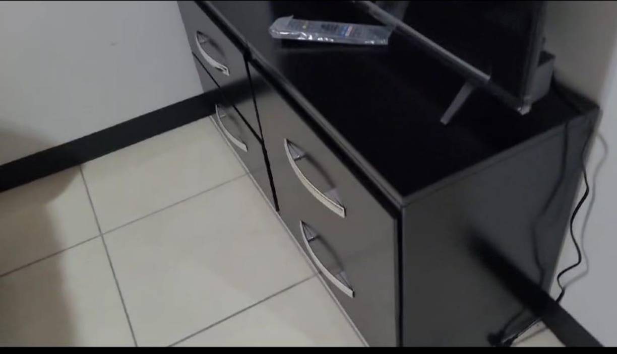 Detalles de la investigación arrojan que la actual directora del INAMI, Ninfa Suyapa Flores, decidió callar la información por la cercanía que tenía con la exdirectora, quien fue su jefa en la institución, por lo que determinó acondicionar el lugar como una clínica para los empleados de la institución.