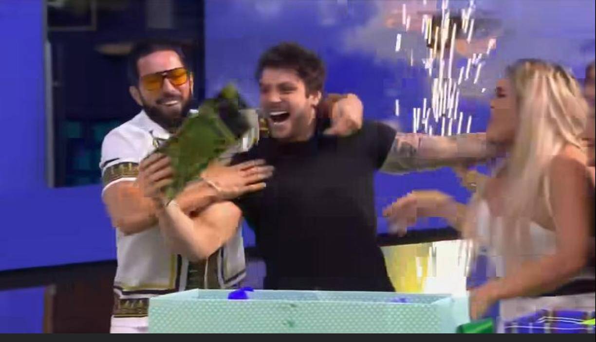 Nicola Porcella gritó de emoción junto a todos sus compañeros, que tomaron el triunfo como de todos.