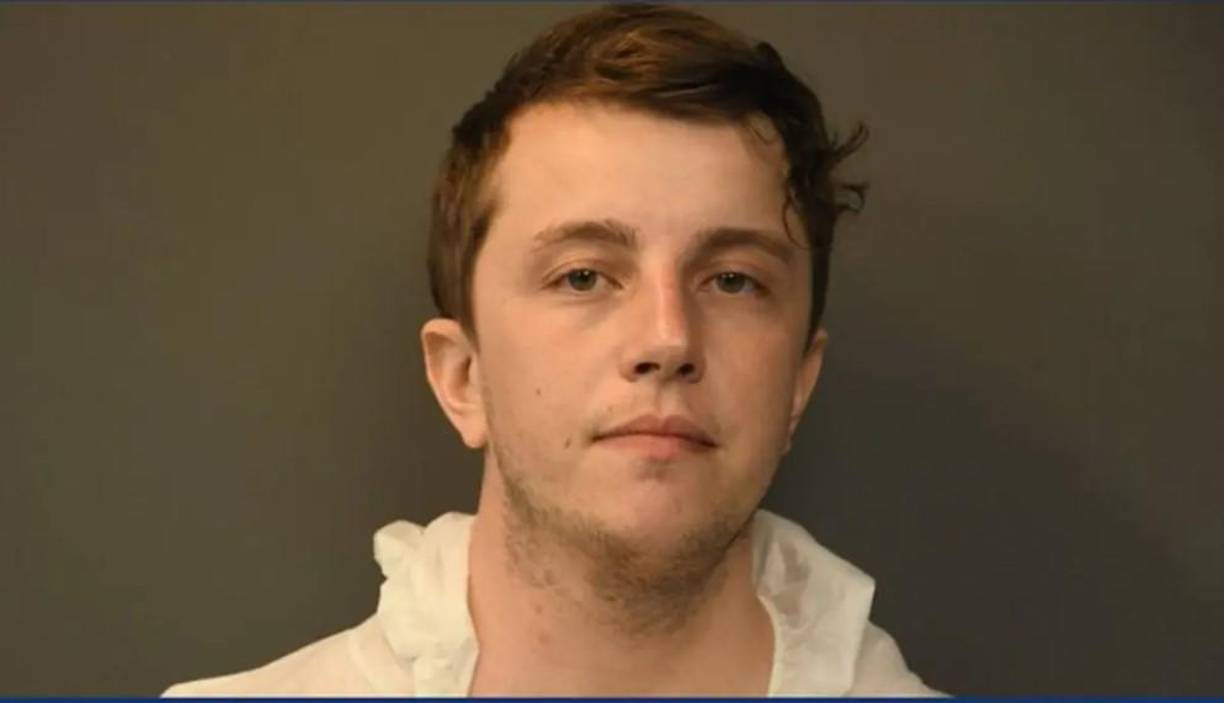 Brian Roberts fue detenido y está detenido sin derecho a fianza en la cárcel del condado de Ulster.