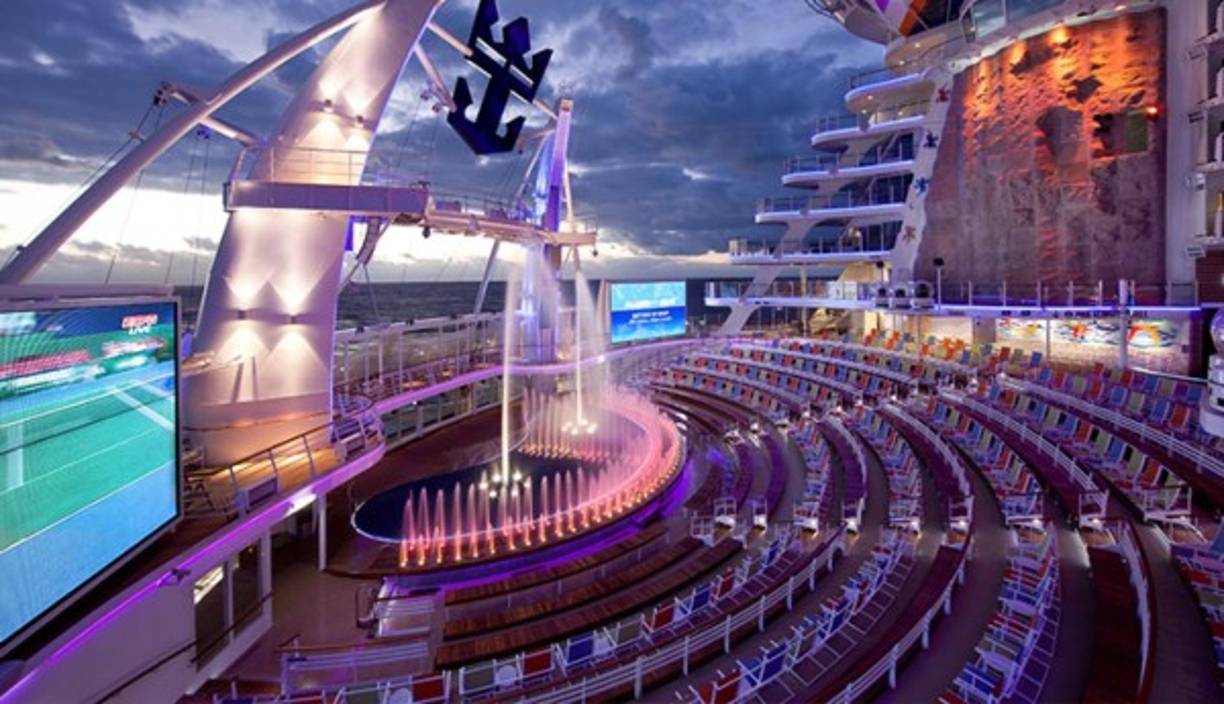 El Allure es uno de los cruceros más grande del mundo y la revista Travel Weekly lo nombró como el mejor barco crucero por segundo año consecutivo. Foto tomada de Iglu Cruise.