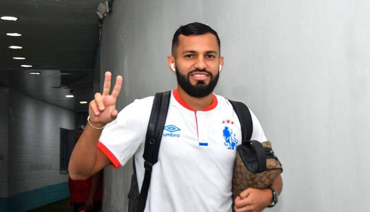 Jorge Álvarez se pronunció tras rumores que lo vinculan en el exterior: “Ahorita nos quedan unos días de descanso y luego vamos a integrarnos con Olimpia. Lastimosamente no ha salido nada”, dijo.