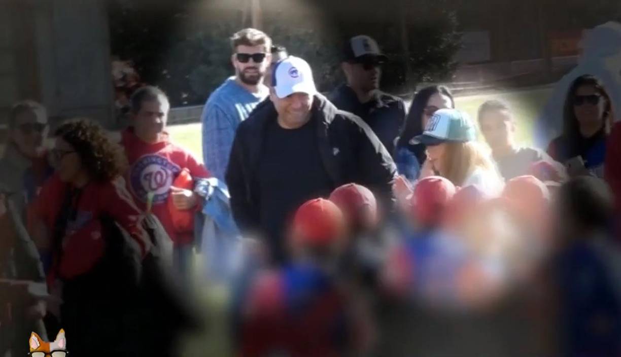 Las imágenes muestran todo lo contrario a un final amistoso entre ambos. No parece que la pareja haya limado sus asperezas tras este acuerdo y en el partido han preferido mantenerse a una distancia prudente.