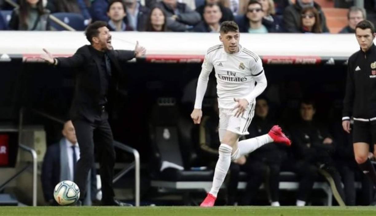 Diego Simeone y su grito desesperado para que los suyos frenen a Fede Valverde.