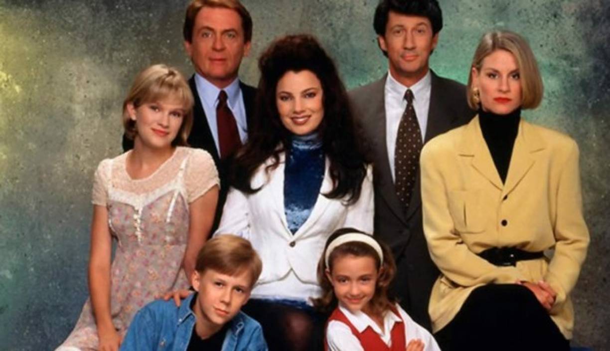 Muchos amaban esta serie de los 90 por el enorme talento y belleza de la actriz, quien ahora tiene 61 años de edad; sin embargo el tiempo ha pasado factura en el rostro de la comediante.