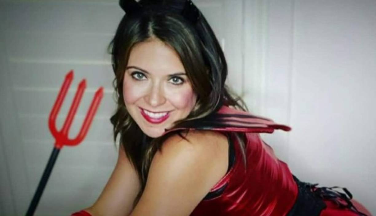 'Algunas madres imprimieron fotos de las que publico en OnlyFans y se las mandaron al director del colegio de mis hijos; nos atacaron con una andanada de calificativos, según los cuales lo que hacemos es 'repugnante', 'perturbador' y 'horroroso'', relató Crystal a medios locales.