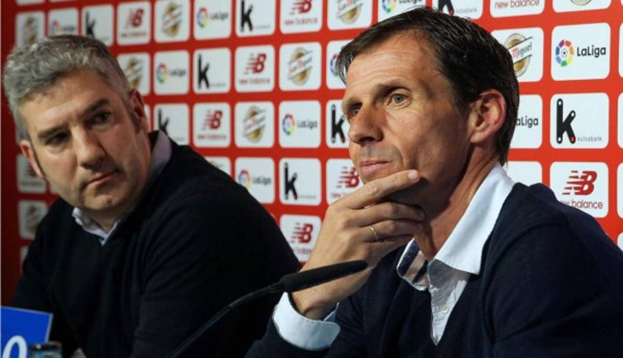 El Athletic de Bilbao ha hecho oficial la destitución del José Ángel Ziganda como entrenador del conjunto rojiblanco. Ha sido mediante una rueda de prensa presidida por el presidente del club Josu Urrutia. El presidente agradece al ya ex entrenador 'su dedicación' y ensalza 'su trayectoria global en el club durante los últimos siete años'. Foto EFE