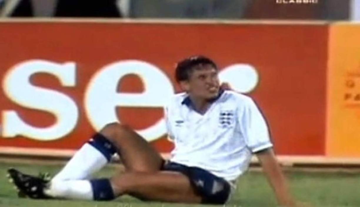 Durante el Mundial disputado en Italia en 1990, el futbolista de la selección inglesa, Gary Lineker, tuvo que defecar durante un duelo entre los ingleses e Irlanda.