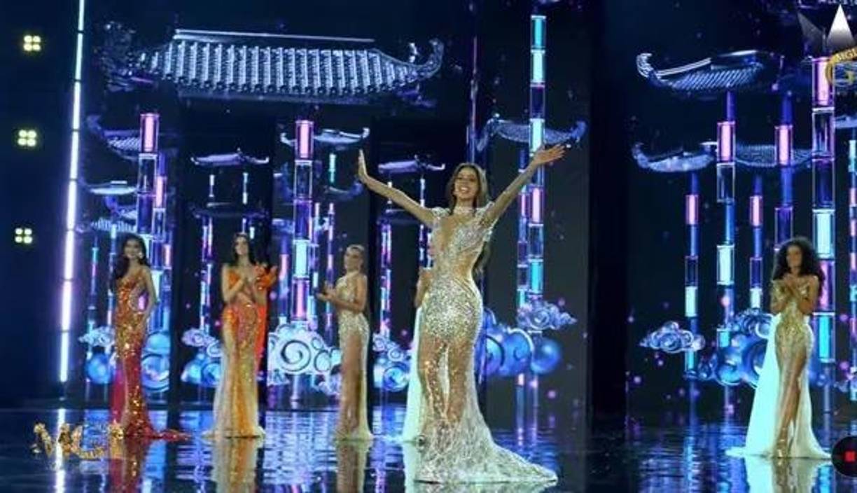 La Miss Grand Perú Luciana Fuster se mostró nerviosa en la pregunta final que hizo el jurado respecto a la guerra entre Israel y Palestina. Todas las candidatas respondieron la misma interrogación y tuvieron 45 segundos para hacerlo.