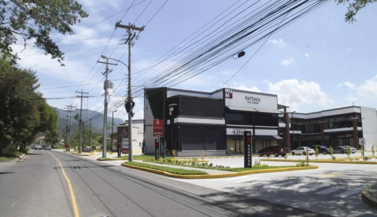 La Plaza Numa fue concebida como una área para la clase media y alta de la zona, y del resto de San Pedro Sula que buscan sitios novedosos de esparcimiento.