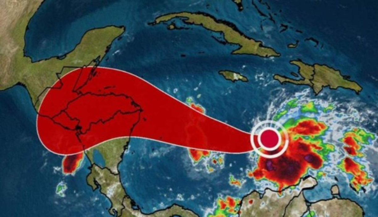 'Hay que actuar rápidamente, porque lo que se viene es apocalíptico, porque el país ha quedado con los graves daños que dejó Eta -la semana pasada- y ahora le cae otra tormenta de las mismas proporciones', subrayó Moncada desde Londres, donde reside.<br/>