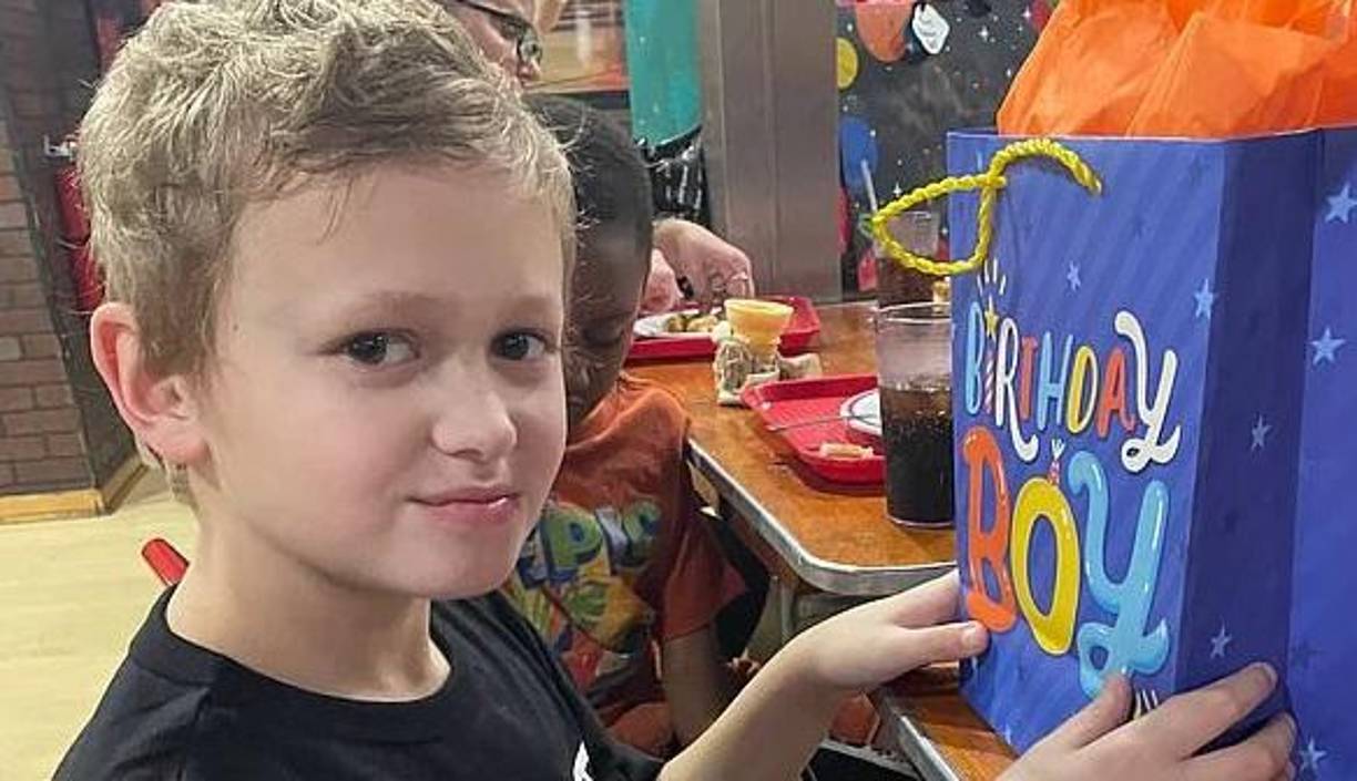 Un video de las cámaras corporales de los agentes muestra el momento en que la menor fue detenida. “Ora para que sobreviva”, se escucha decir a la madre antes de que los agentes se lleven a su hija.