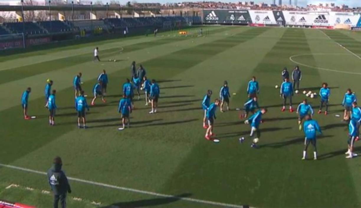 Previo al duelo de este jueves por los cuartos de final de Copa del Rey ante Girona, en el Real Madrid hubo momentos de tensión en el último entrenamiento de cara al juego. Dos jugadores pelearon en la práctica y casi se van a los golpes. Fotos EFE y Real Madrid.