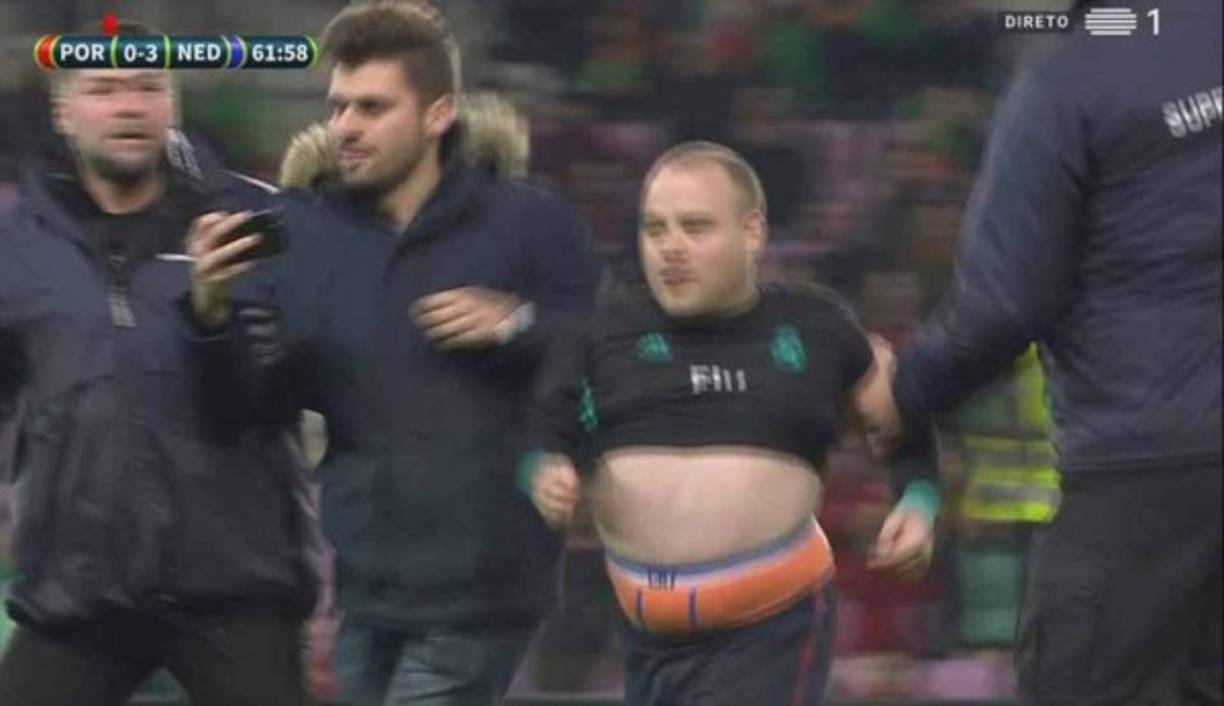 El pequeño aficionado llevaba puesto un boxer de Cristiano Ronaldo.