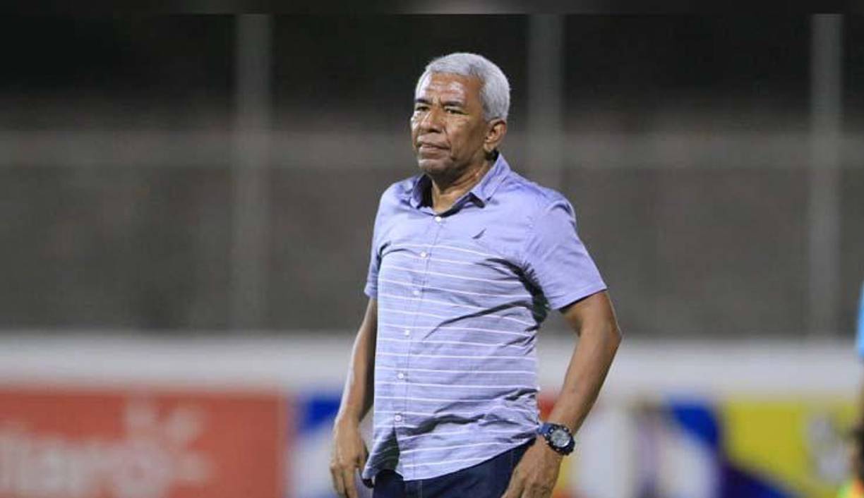 Héctor Castellón ya sabe lo que es ganar un título en la Liga Nacional ya que lo hizo como timonel del Honduras Progreso. Además, ha dirigido a equipos como la Real Sociedad, Vida, Platense, Juticalpa, Marathón, Victoria y Motagua; estuvo también en el exterior debido a que dirigió al Heredia de Guatemala.