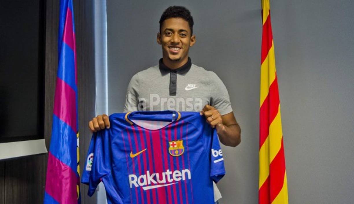 Anthony Lozano: El Barcelona ha anunciado finalmente el fichaje del delantero , firmó por dos temporadas y el club blaugrana le ha puesto una claúsula de 1,5 millones de euros.