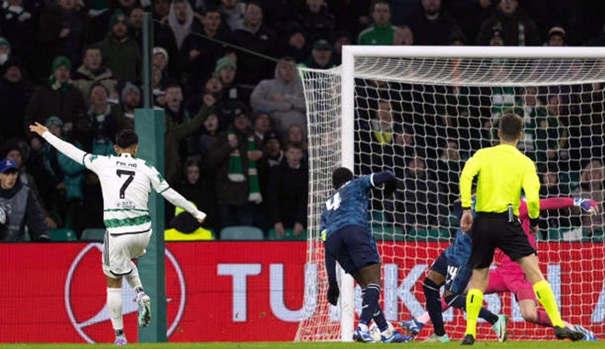 Luis Palma estuvo muy cerca de marcar un doblete, pero el portero del Feyenoord, Justin Bijlow, lo evitó tapando el disparo abajo.