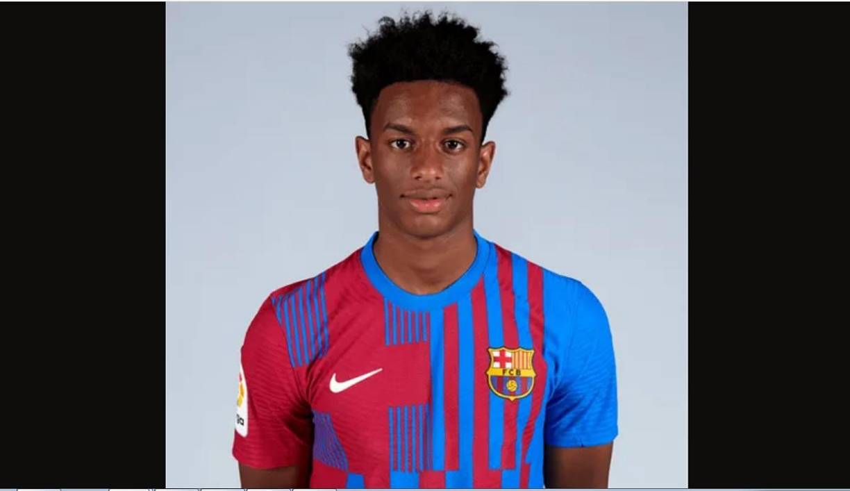 Alejandro Balde - El lateral izquierdo español, jugador del Barça B, participará en el primer equipo culé con el número 28 en su espalda. Se ha ganado la confianza de Xavi.