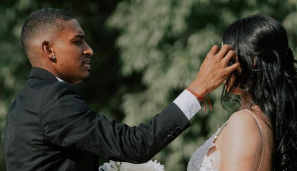 Futbolista hondureño sorprendió al contraer matrimonio antes de irse a disputar la Copa Oro 2023 con la selección de Honduras.
