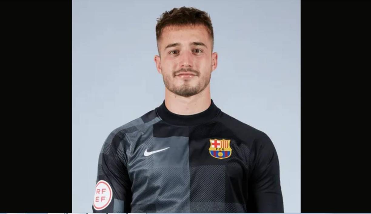 Arnau Tenas - El Barcelona confirmó al español como su tercer portero con el dorsal 36 y será utilizado por Xavi cuando lo requiera, ya que es titular en el filial. Llegó al Barça en 2010.