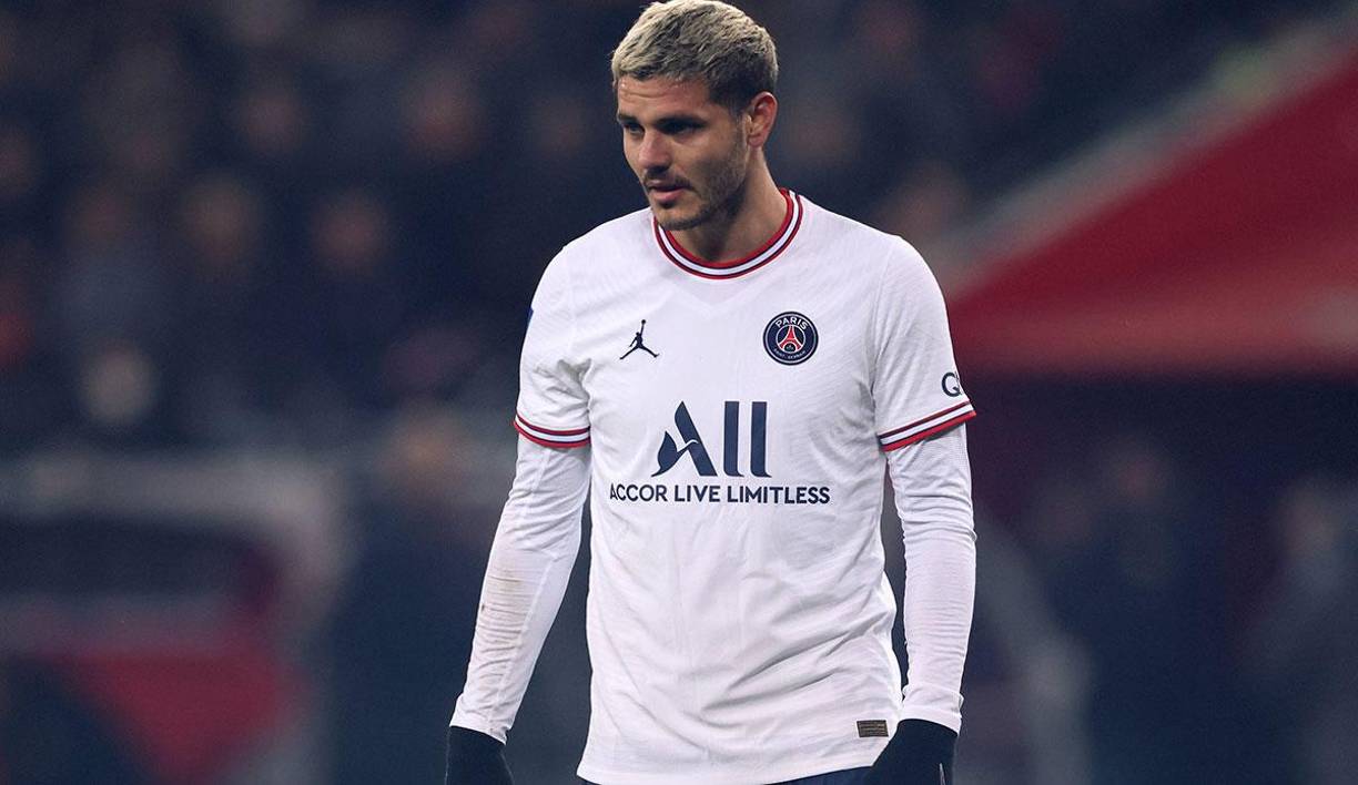 Mauro Icardi está decidido a quedarse en el Paris Saint-Germain más allá de la ventana de fichajes de verano, según “Foot Mercato”. A Roma, Niza y Monza se les atribuye un interés en el argentino, y los campeones franceses están ansiosos por vender. Sin embargo, Icardi está feliz en el PSG y no se irá a menos que se vea obligado a hacerlo antes del cierre del mercado.