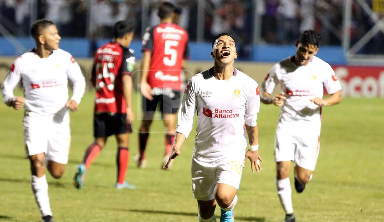 Olimpia pegó primero en la final de la Liga Concacaf tras vencer 3-2 al Alajuelense en Tegucigalpa. Conocé la reacción de la prensa nacional e internacional.