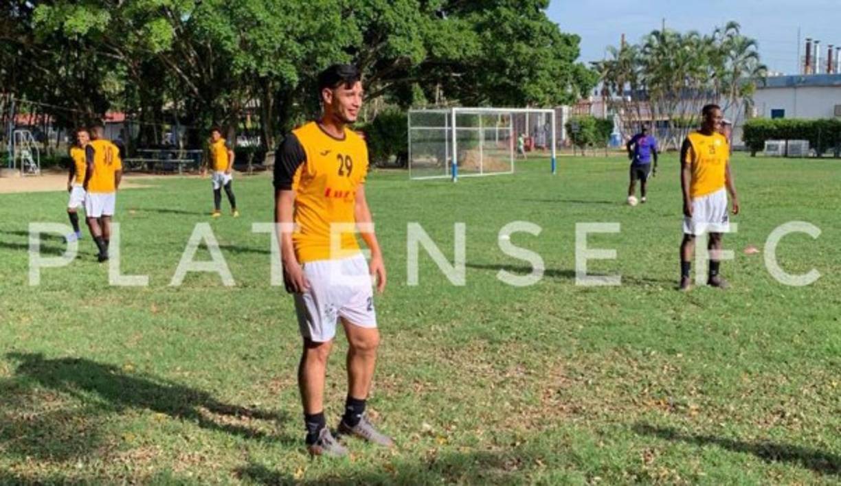 Jeffri Flores: Sorpresa, el defensor dejó de entrenar con Motagua y se ha incorporado a las filas del Platense de Puerto Cortés. El zaguero realizó pretemporada con los azules, pero al final ha decidido volver al club escualo.