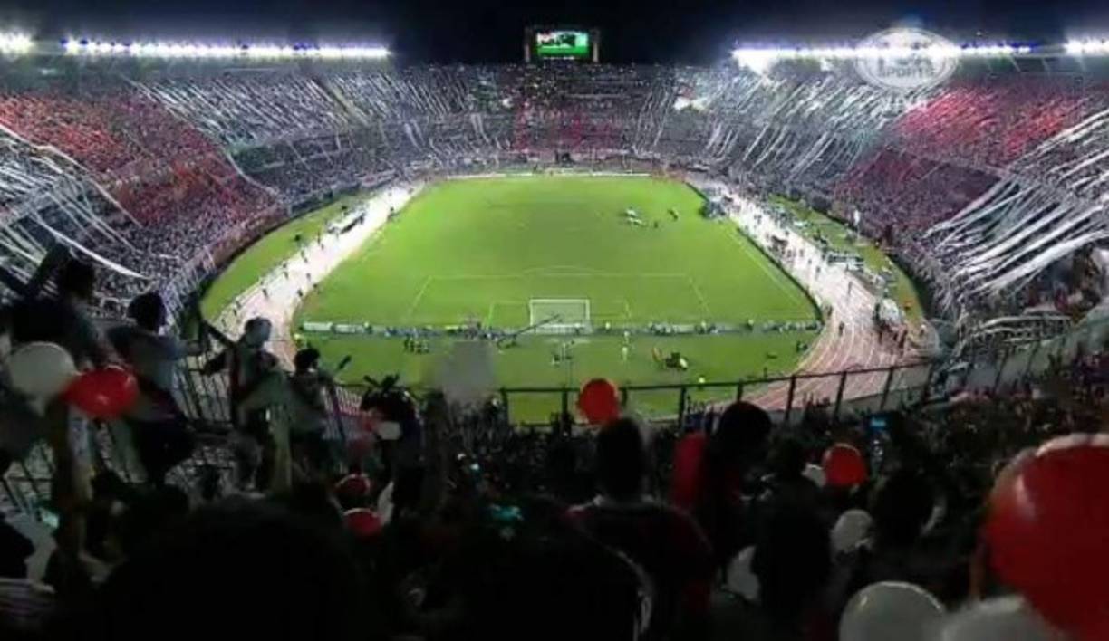 Así lució el estadio Monumental con la salida de River Plate al campo.