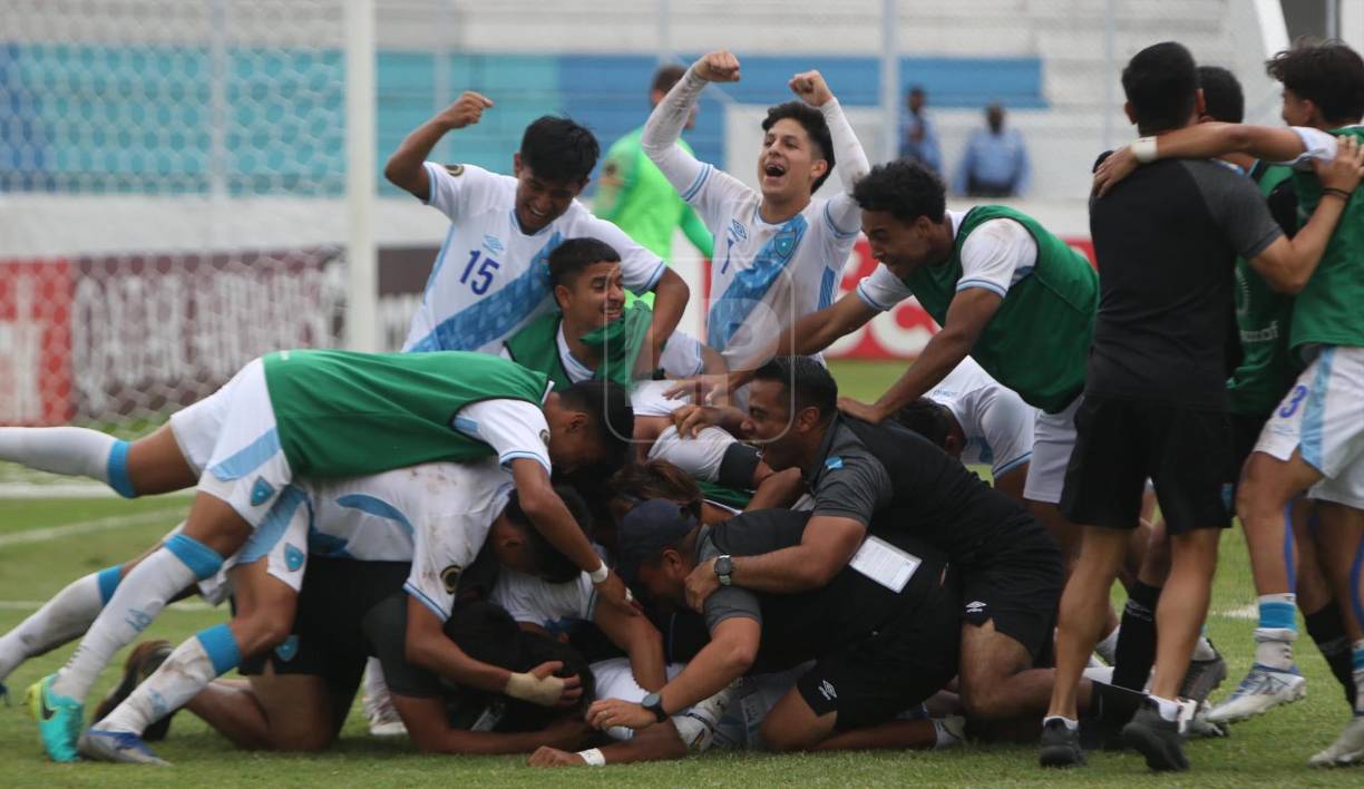 Tras ganarlo 4-3 en tanda de penales, la locura fue evidente en la Sub-20 de Guatemala ya que contra todos los pronósticos dejaron en el camino a Canadá.