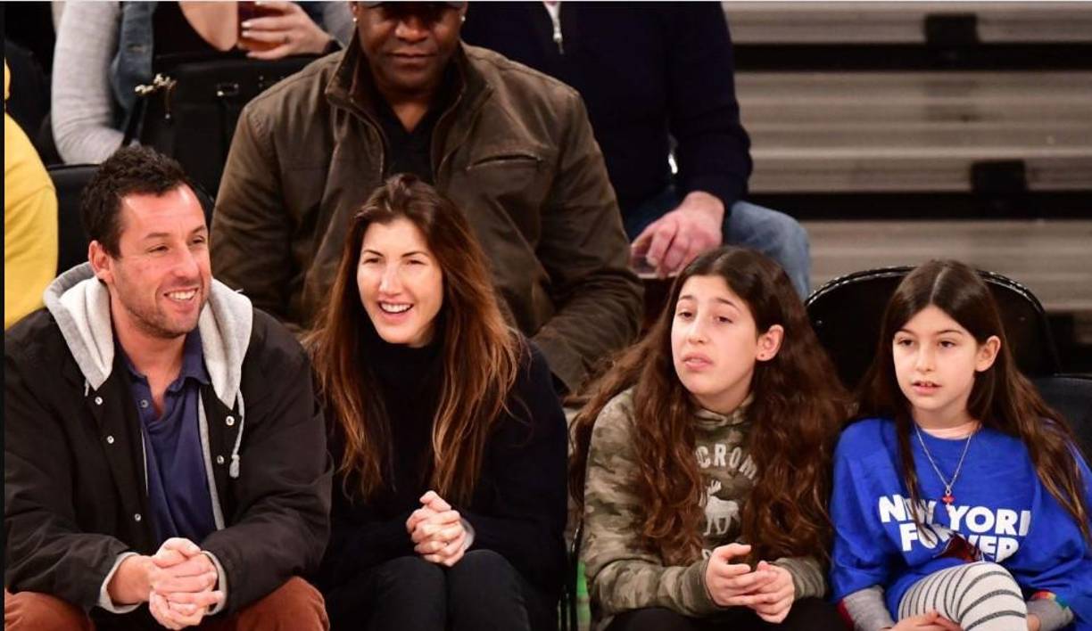 Adam y Jackie tienen dos hijas Sadie Sandler (16) y Sunny Madeline Sandler (14). Ellas también han salido en las películas del exitoso actor y productor.